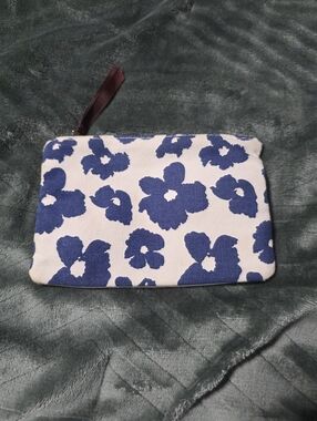 ipsy Blue Floral Canvas Cosmetic Pouch